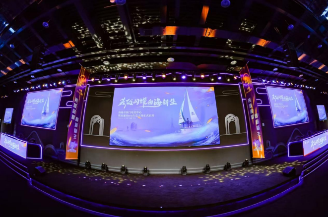 同时对自己 同时对自己