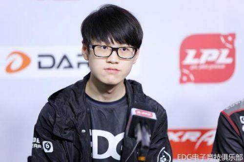 群在关键时